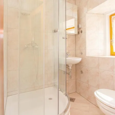 1 Bedroom Stunning In