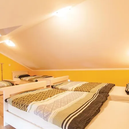 1 Bedroom Beautiful In Omisalj