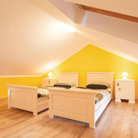 1 Bedroom Beautiful In * Omisalj