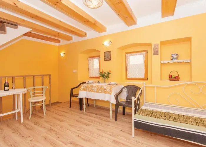 1 Bedroom Stunning In Διαμέρισμα