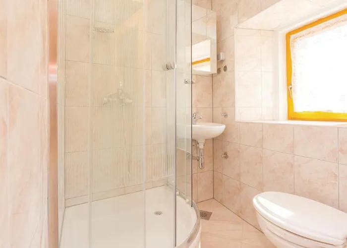 1 Bedroom Stunning In