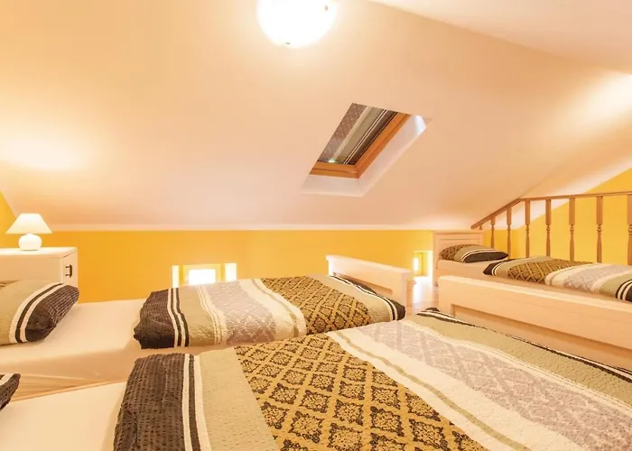 1 Bedroom Stunning In *