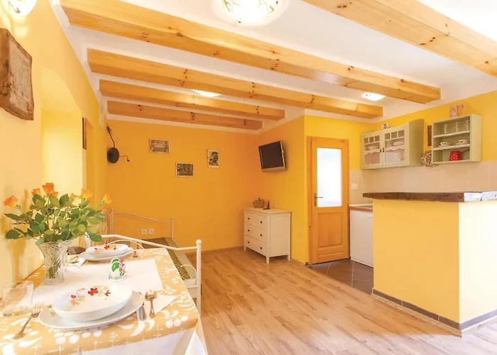 1 Bedroom Stunning In *