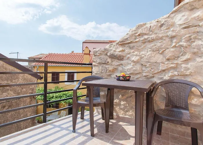 1 Bedroom Stunning In Omišalj