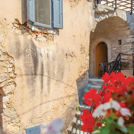 1 Bedroom Stunning In *