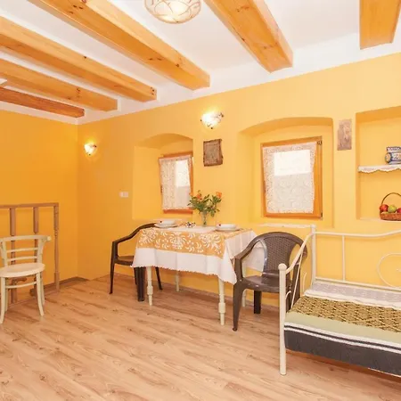1 Bedroom Stunning In Appartamento