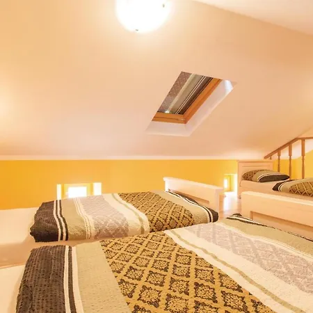 1 Bedroom Stunning In *