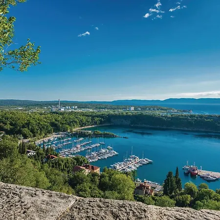 1 Bedroom Stunning In